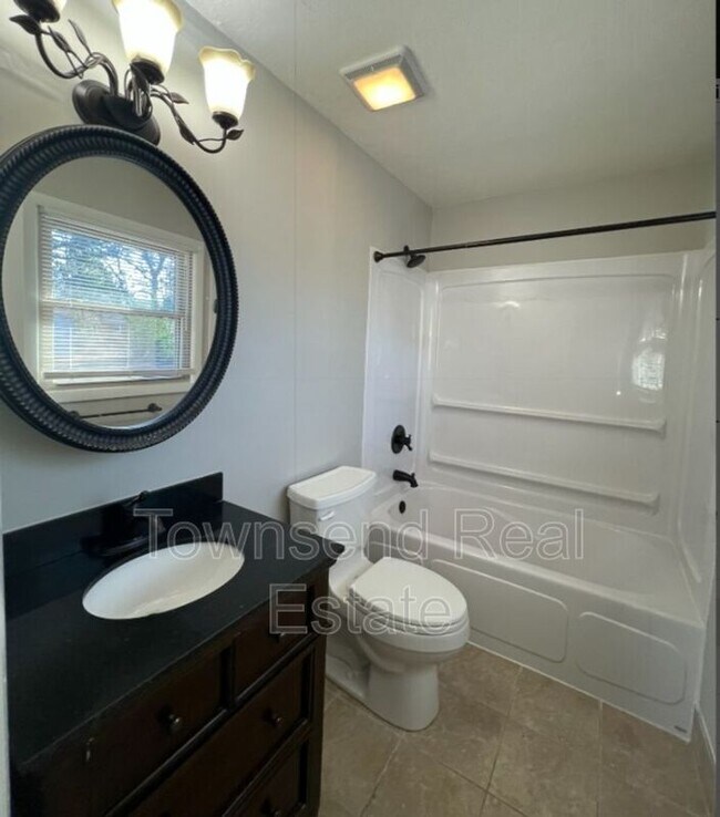 Building Photo - 5313 Hampton Rd