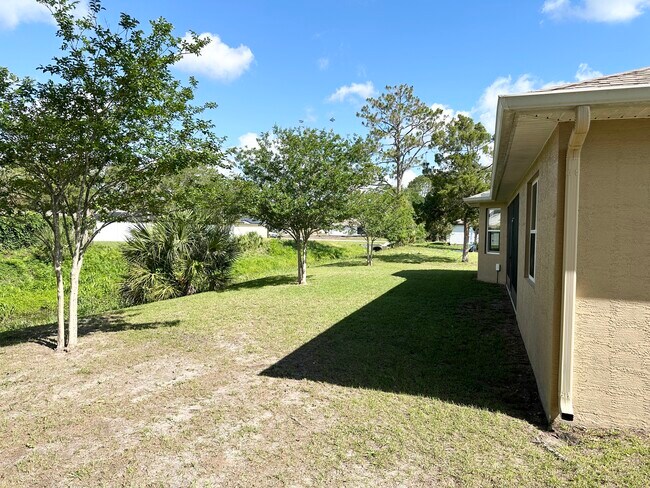 Building Photo - 6 Prince Eric Ln