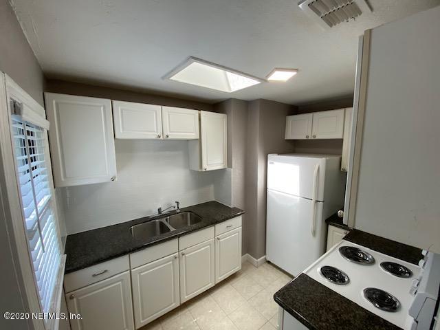 Building Photo - 4565 Royal Ave