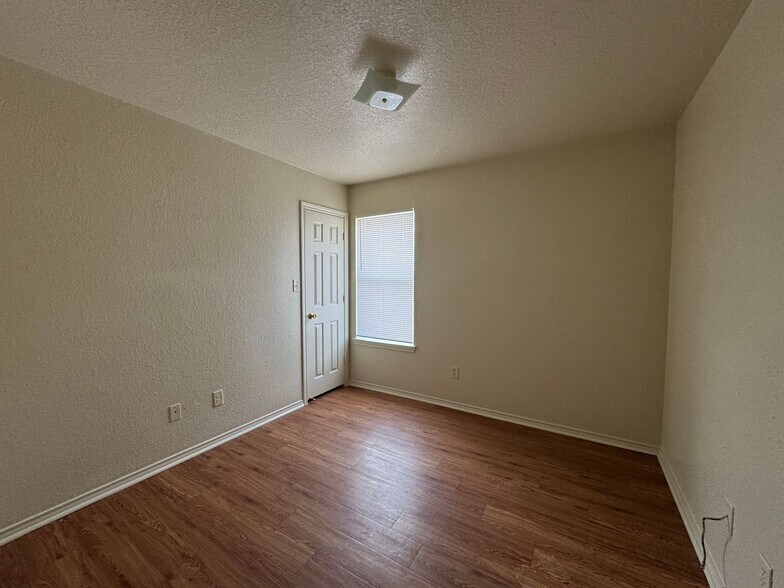 Building Photo - 2808 Cantabrian Dr