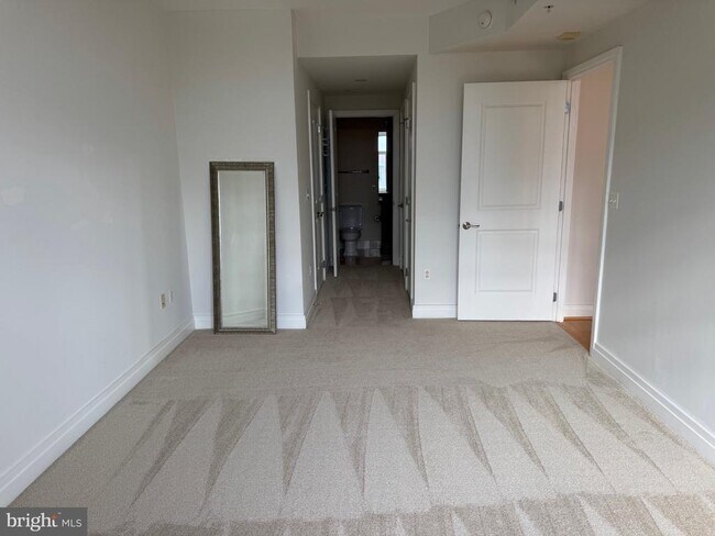 Building Photo - 8220 Crestwood Heights Dr