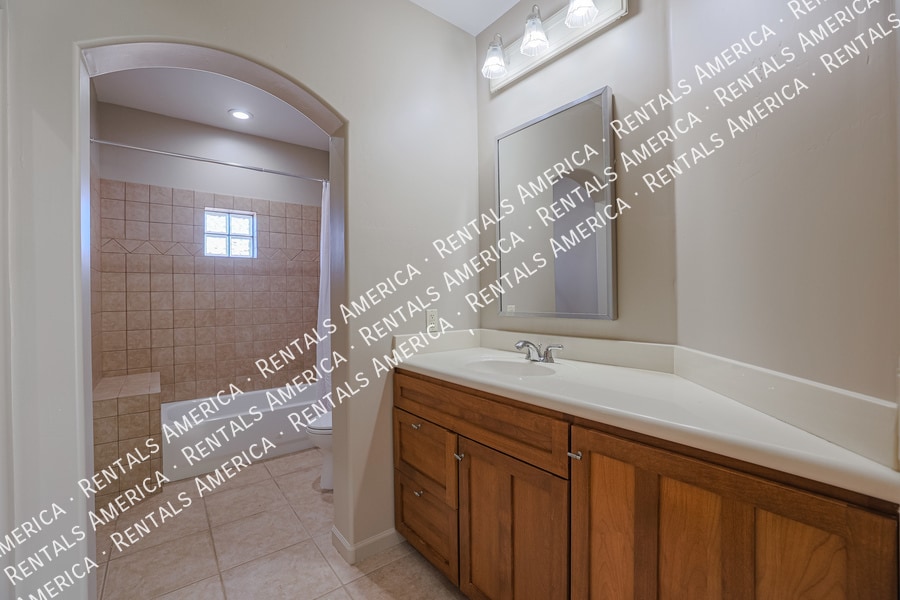 Building Photo - 14731 E Dixileta Dr