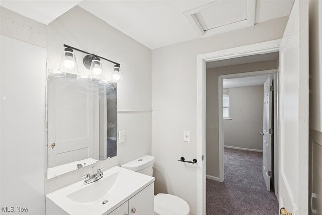 Building Photo - 2302 Saratoga Ave