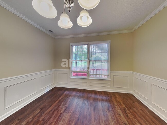 Building Photo - 601 Crossing Dr