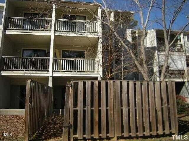 Building Photo - Spacious Condo/Townhome over 1900 sqft.