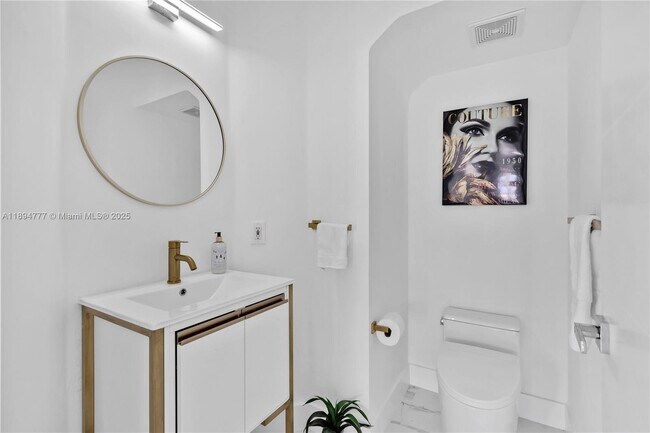 Building Photo - 6644 NW 107th Pl