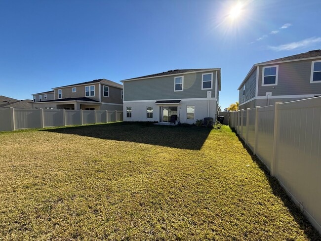 Building Photo - For Rent – Spacious 5-Bedroom Home in Lithia