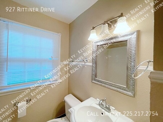 Building Photo - 927 Rittiner Dr