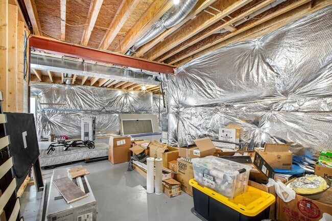 Building Photo - 9366 Alder Dr