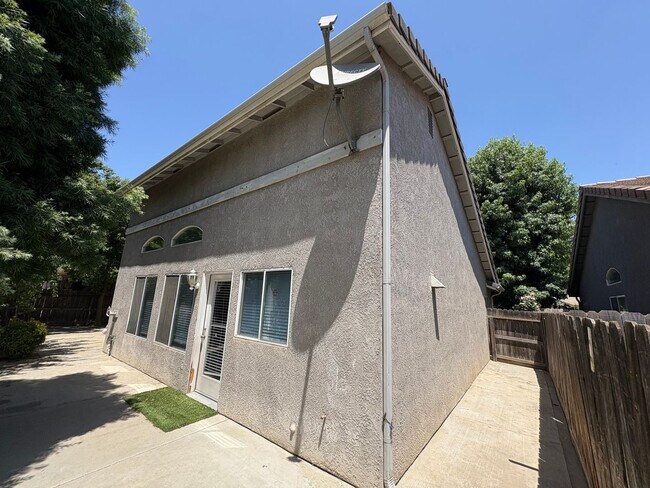 Building Photo - Beautiful 4 Bedroom coming soon!