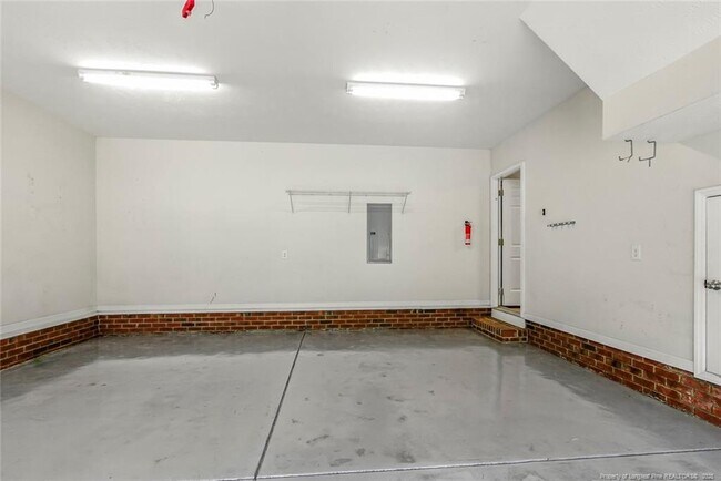 Building Photo - 2 Dunnes Cir