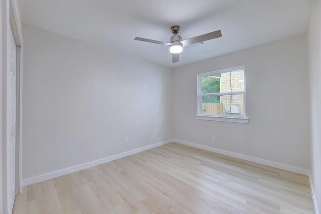 Building Photo - 2111 Rick Whinery Dr