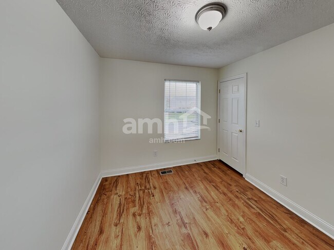 Building Photo - 328 Prairie Run Dr