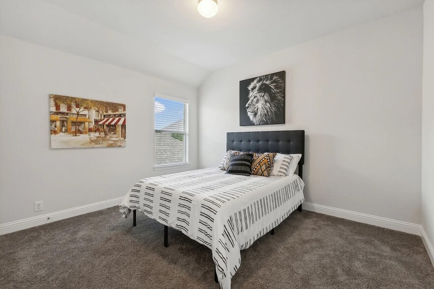 Building Photo - 5601 Bottiglia Way