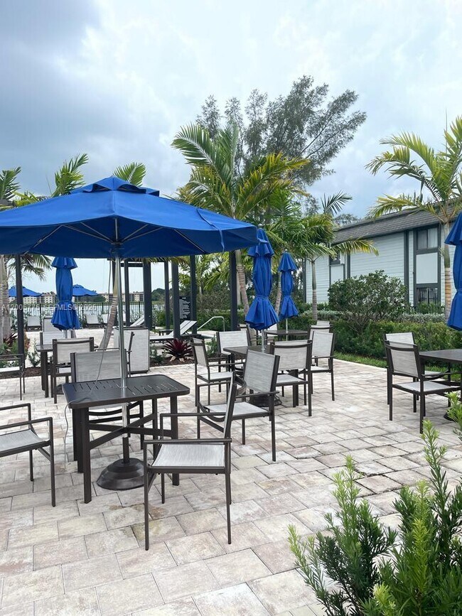 Building Photo - 784 NE 206th Terrace