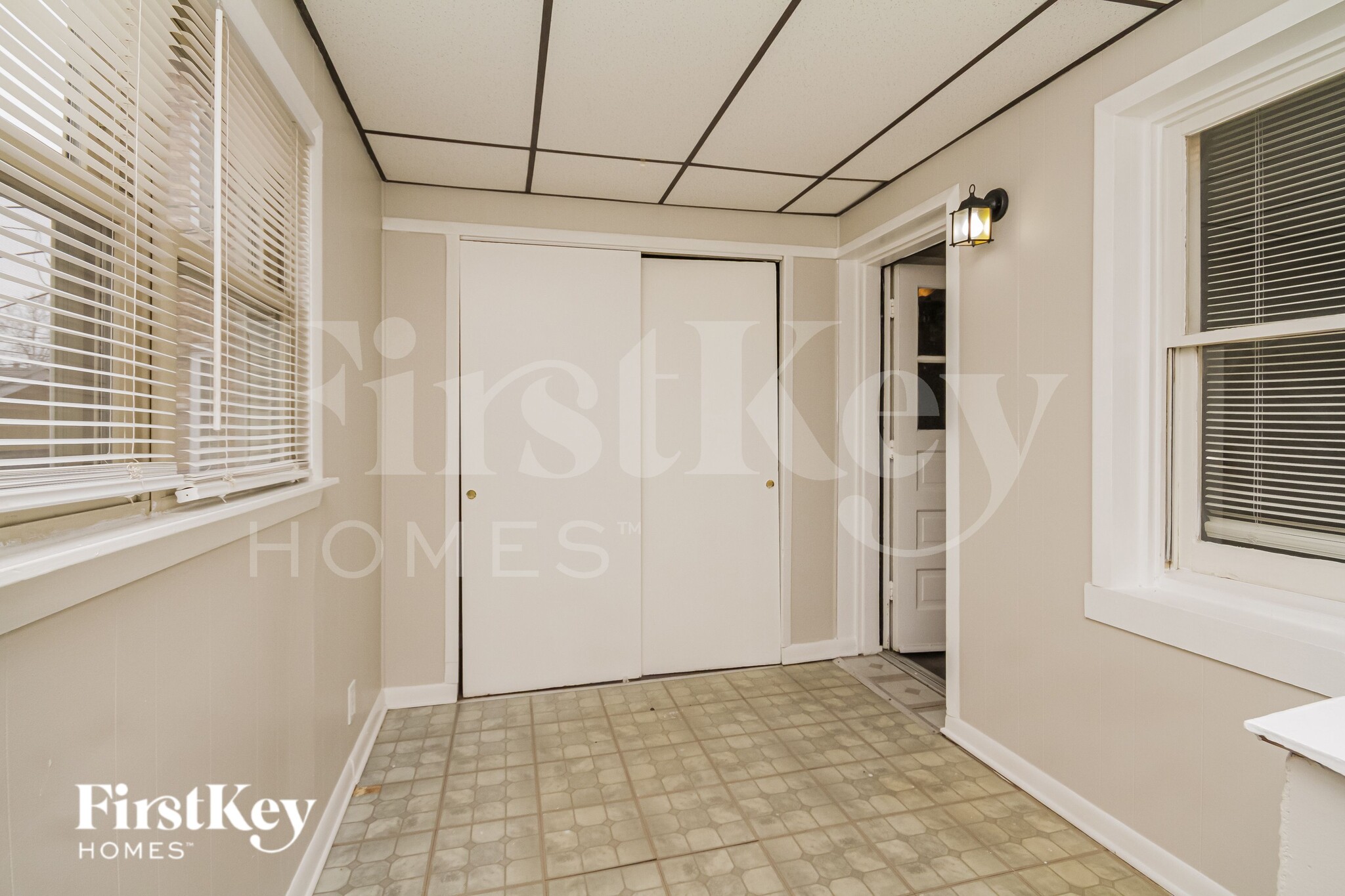 Building Photo - 6204 S Kildare Ave