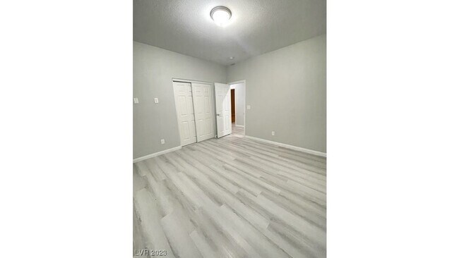 Building Photo - 4966 Andover Dr