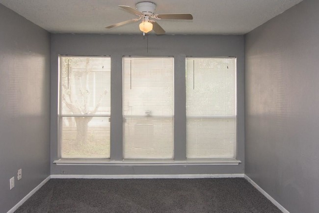 Building Photo - 12110 Swan Creek Dr