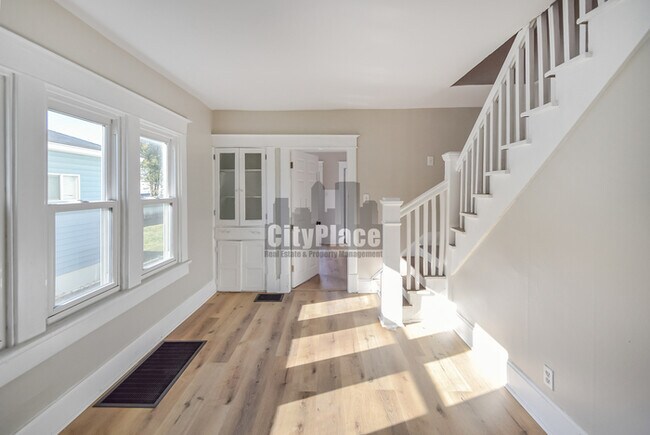 Building Photo - 2012 Olive St