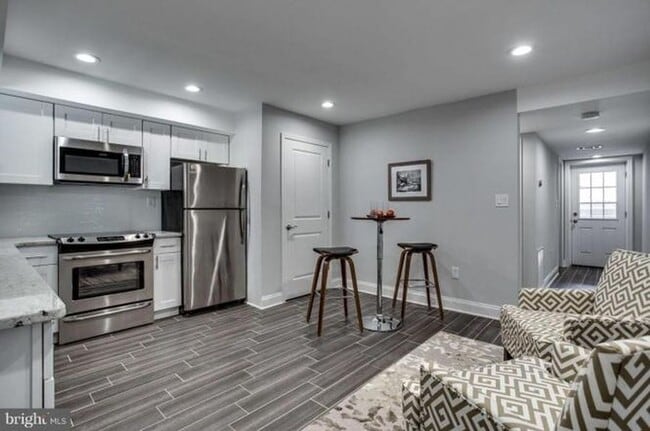 Primary Photo - 3740 9th St NW