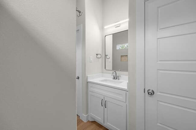 Building Photo - 5511 Black Pine Cir