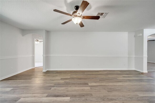 Building Photo - 330 Pheasant Dr