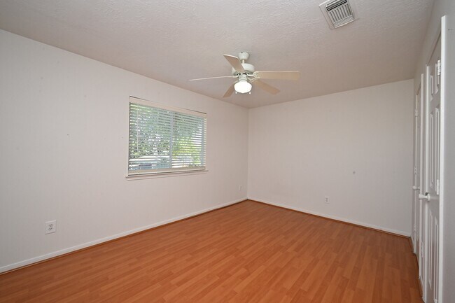 Building Photo - 7006 Biton Dr