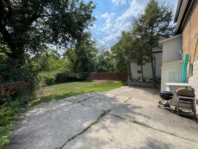 Building Photo - Highly desired Ft Thomas Community has a home for rent