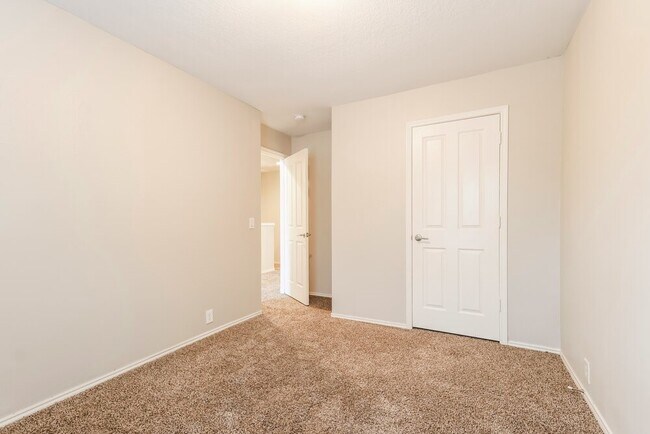 Building Photo - 23611 Twisting Falls Dr