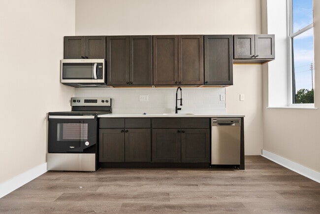 Building Photo - 22 N King St