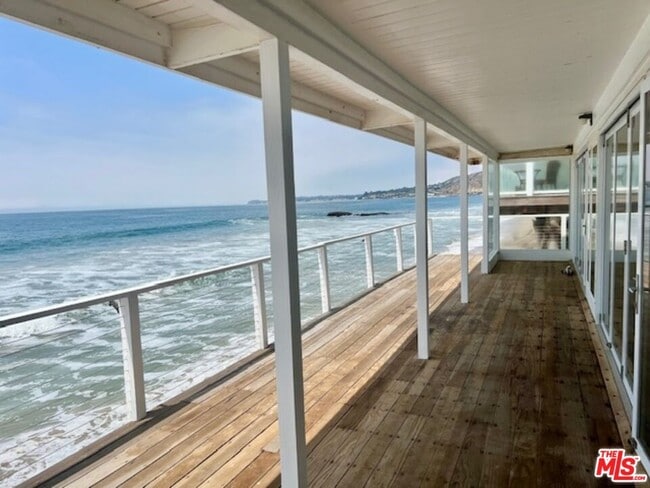 Primary Photo - 25164 Malibu Rd