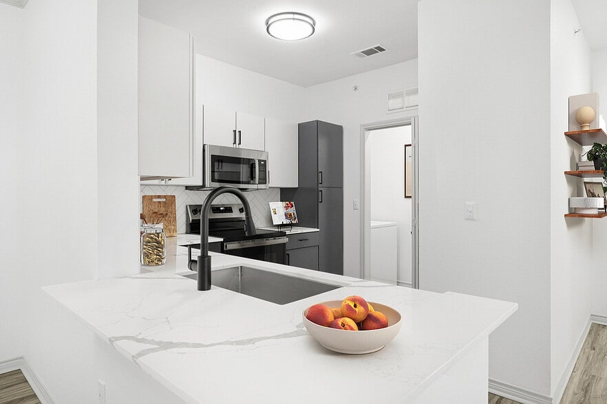 2x2 1240 sqft B2 - Kitchen - Birchstone Northlake