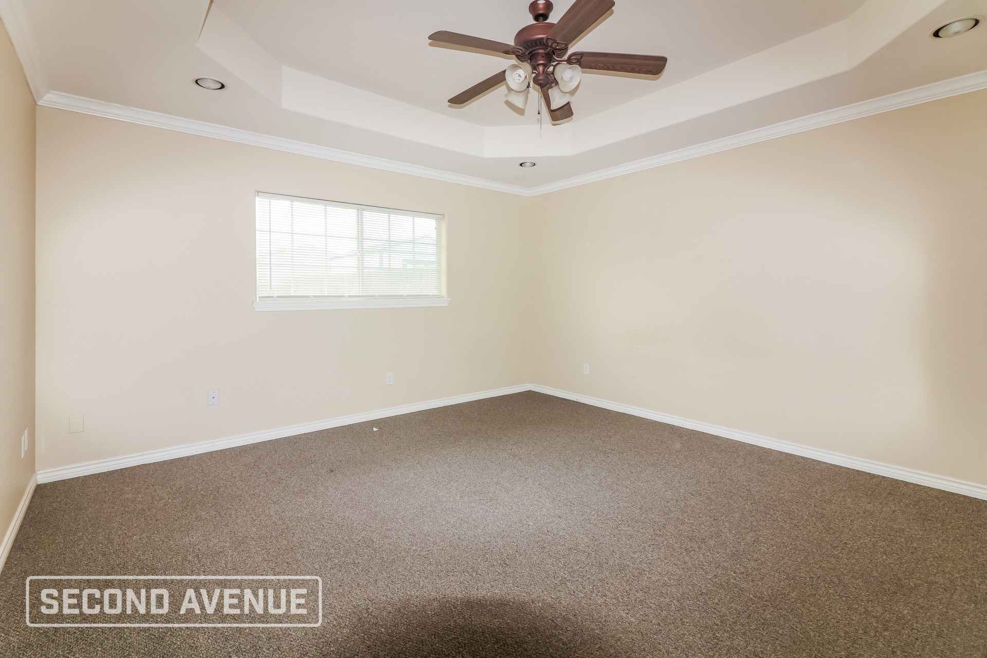 Building Photo - 2422 Luzius Dr