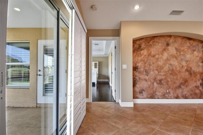 Building Photo - 108 Golfview Ct