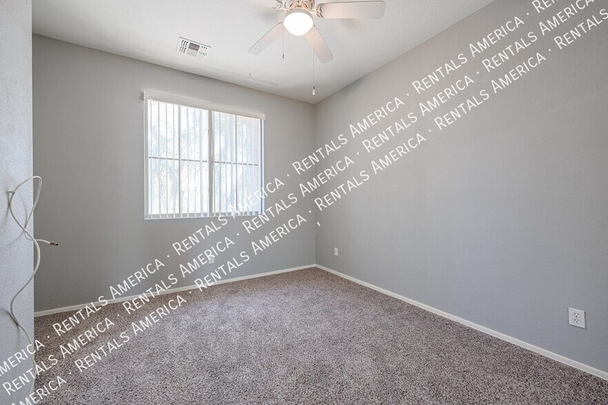 Building Photo - 3672 E Sundance Ave