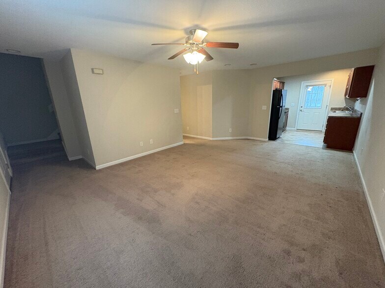 Building Photo - 2108 Pleasant View Dr