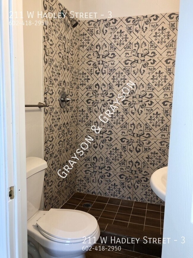 Building Photo - 211 W Hadley St