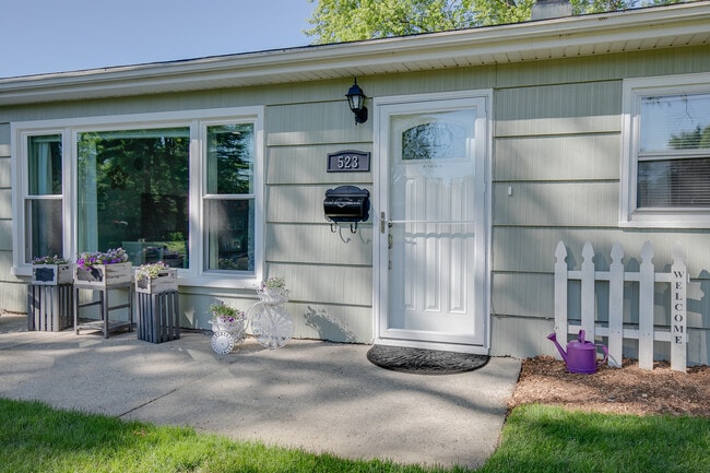 Building Photo - 523 Hawley Ct