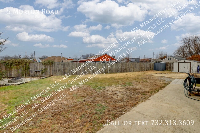 Building Photo - 5 Morton Rd