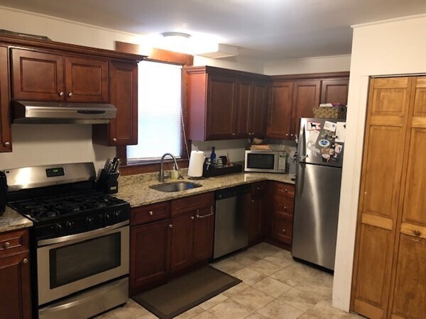 Primary Photo - 849 E 3rd St