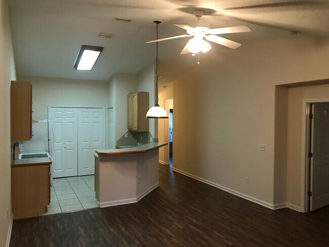 Building Photo - 36 Pony Express Dr