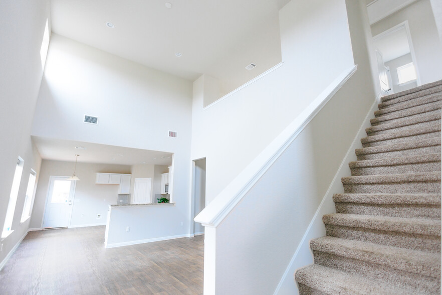 Building Photo - 209 Yoakum St