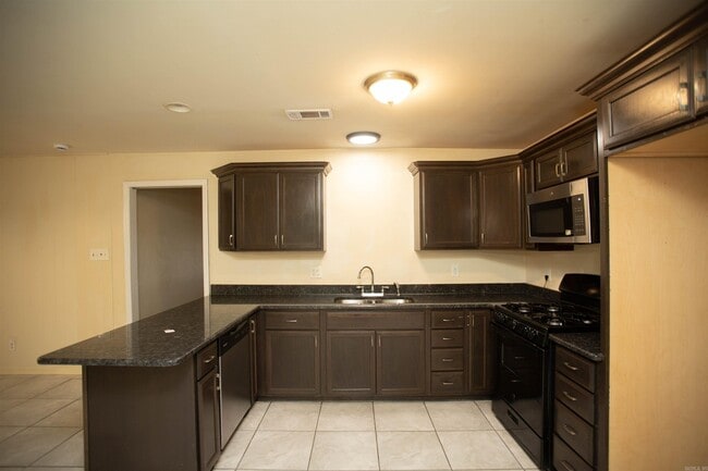 Building Photo - 5320 Timberland Dr