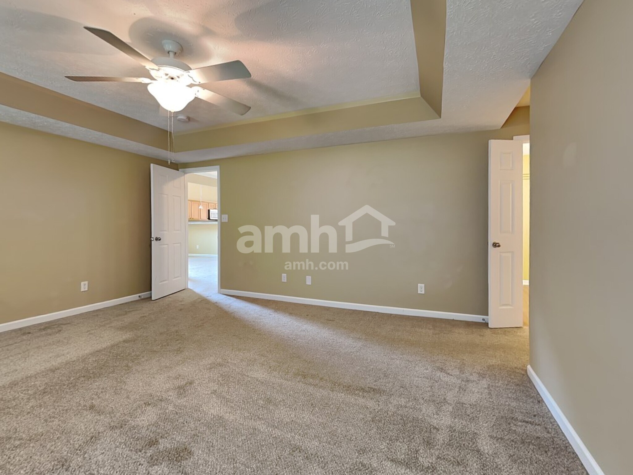 Building Photo - 439 Parkview Ct