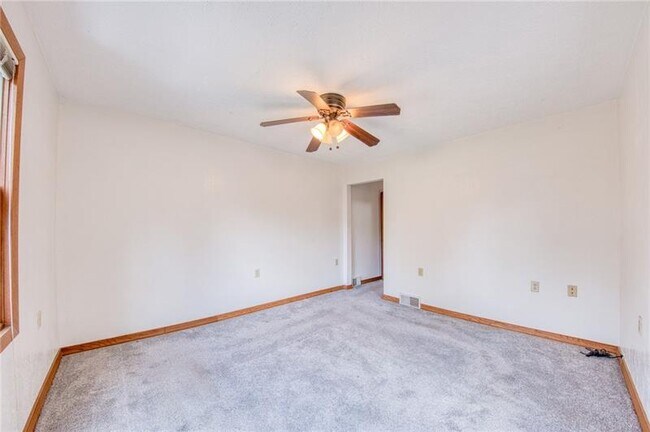 Building Photo - 4465 Mt Troy Rd Ext
