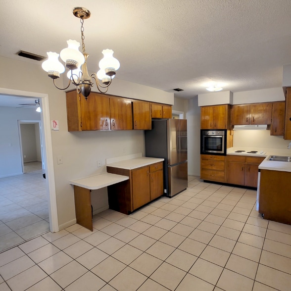 Building Photo - 404 Bullard Pkwy