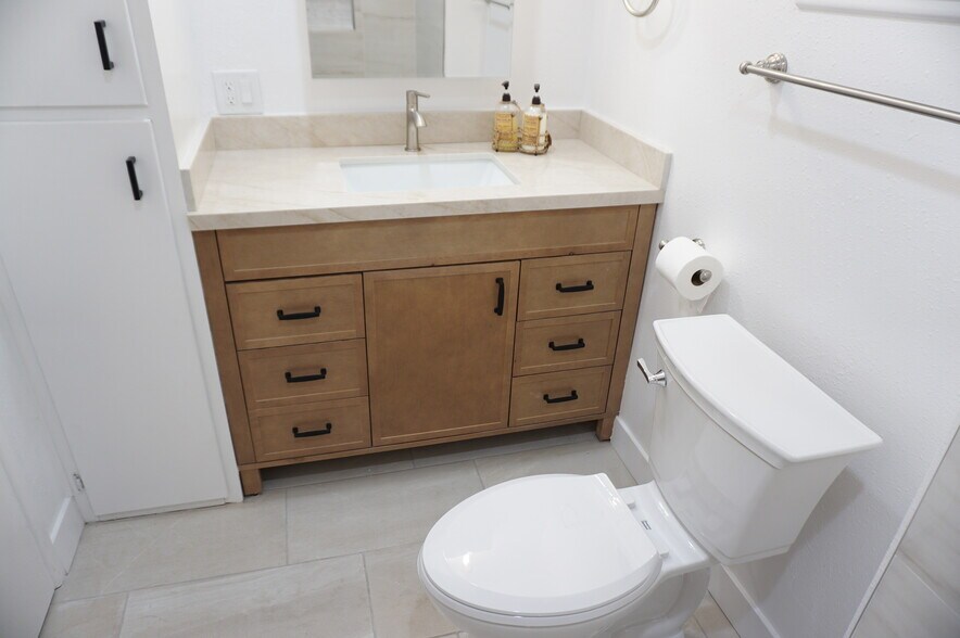 Building Photo - 3948 Pennsylvania Ave