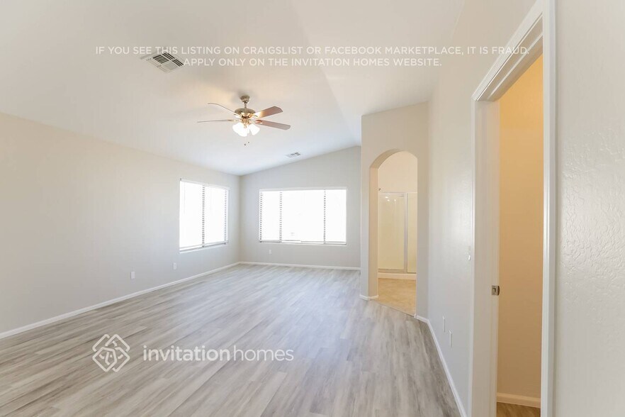 Building Photo - 4216 S 104th Ln