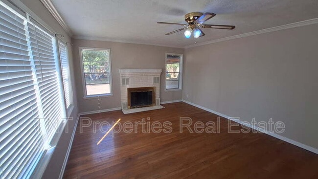 Building Photo - 201 Elm Ave