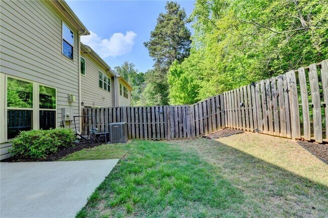 Building Photo - 7245 Heritage Oak Ct